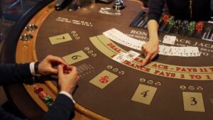 How To Experience Luxury When Playing Live Casino Games Online | Money88